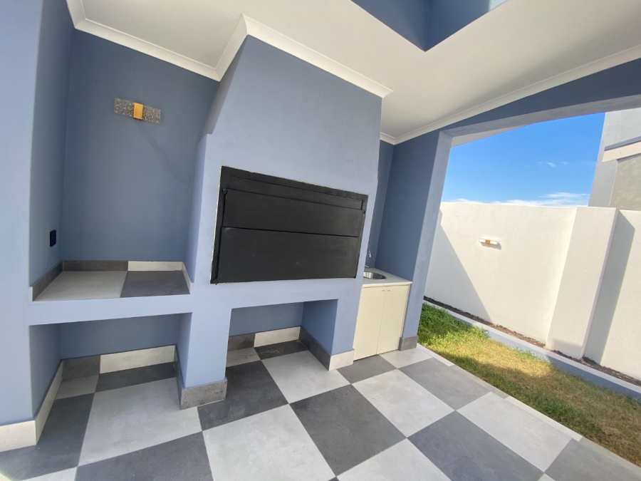 4 Bedroom Property for Sale in Sandown Western Cape